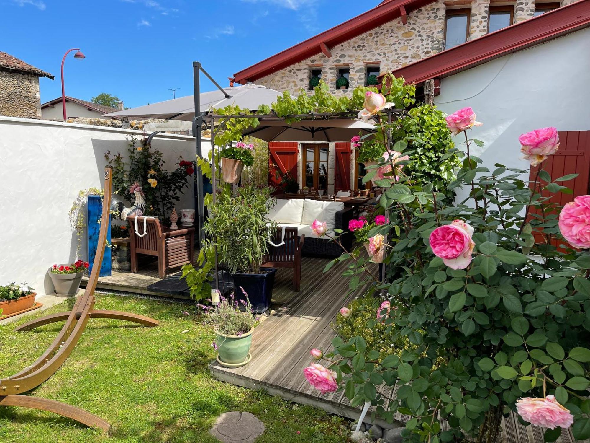 Bed and Breakfast Entre Pays Basque Et Bearn Lahontan Exterior foto